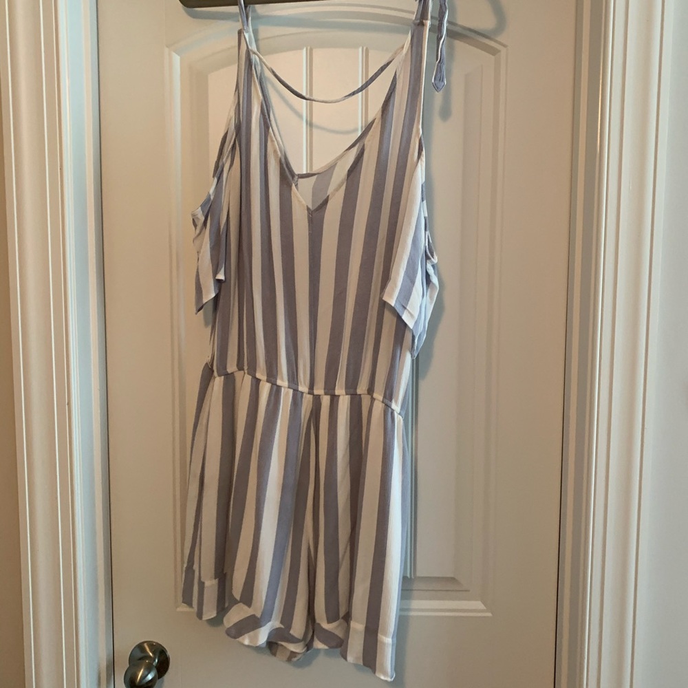 Striped Romper - Picture 4 of 4